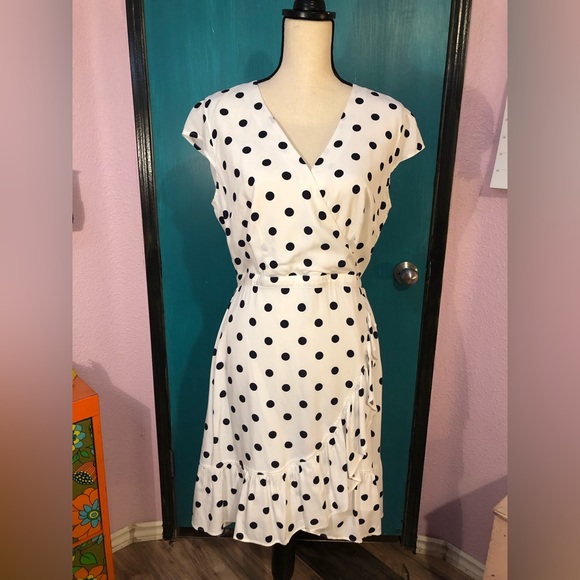 J.Crew White+Black Polka Dot Short Sleeve Faux Wrap Midi Dress - Picture 13 of 16
